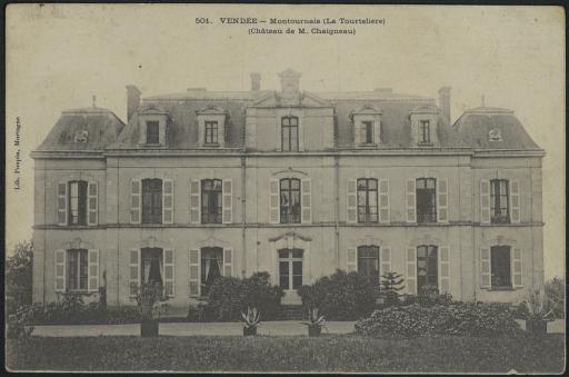 Le château de la Tourtelière, propriété de M. Chaigneau (vues 1-2), devenu ensuite l'Ecole normale d'Instituteurs (vues 3-4) / Mlle Dagneau phot. (vue 1) ; Combier phot. (vue 4).